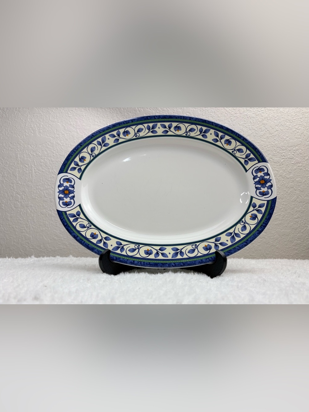 Pfaltzgraff Oreleans 12” Stoneware Oval Serving Platter.